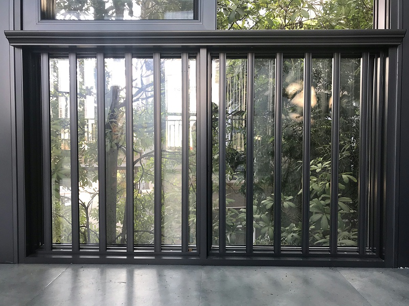 伊盾門窗兒童安全防護欄，給孩子加裝一道居家安全屏障！