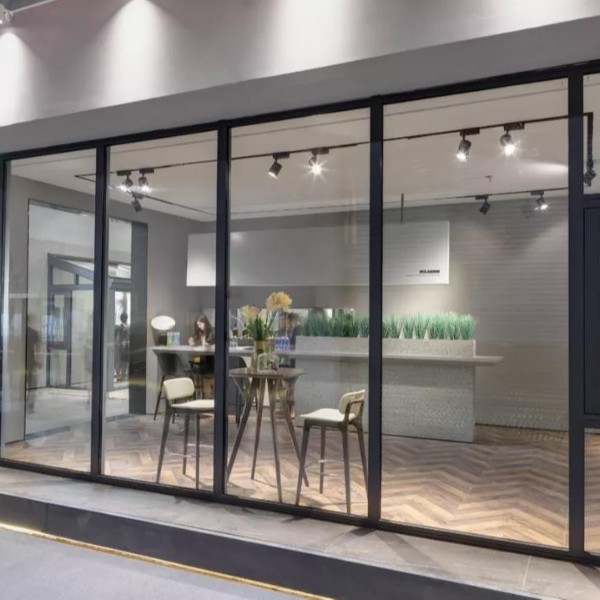 系統(tǒng)門窗是如何實(shí)現(xiàn)冬暖夏涼的？看看你就知道了！