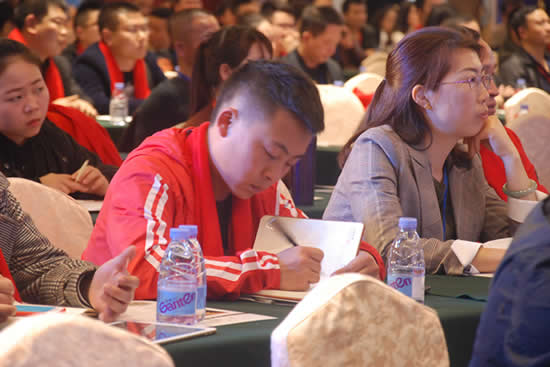 伊盾10載，贏領未來——伊盾門窗即將舉辦第八屆經銷商戰(zhàn)略峰會！09